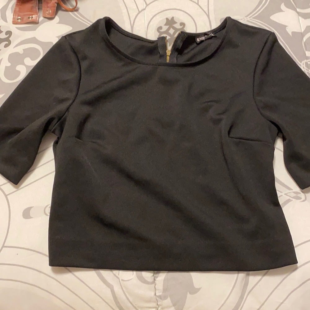 Black crop top